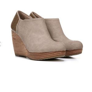 Dr. Scholl’s Harlow Wedge Bootie brand new. Color is Taupe and Size 7M (no box)